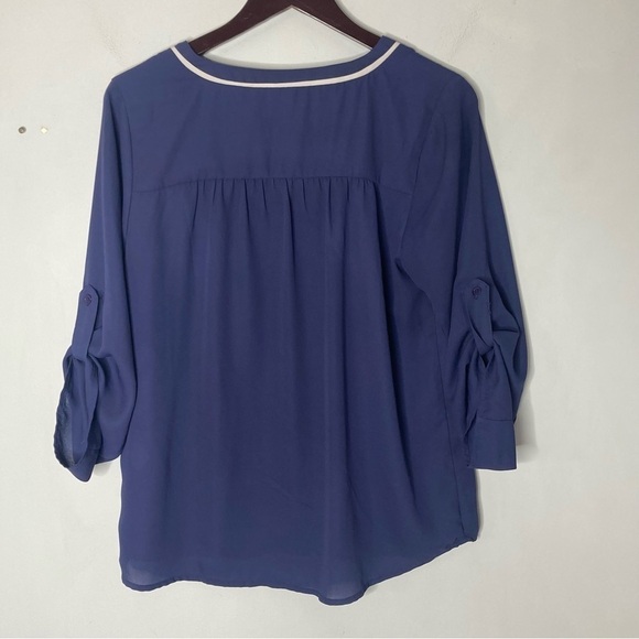 Collective Concepts Size Medium Chiffon Roll Tab Sleeve Flowy Blue Blouse - Picture 6 of 6